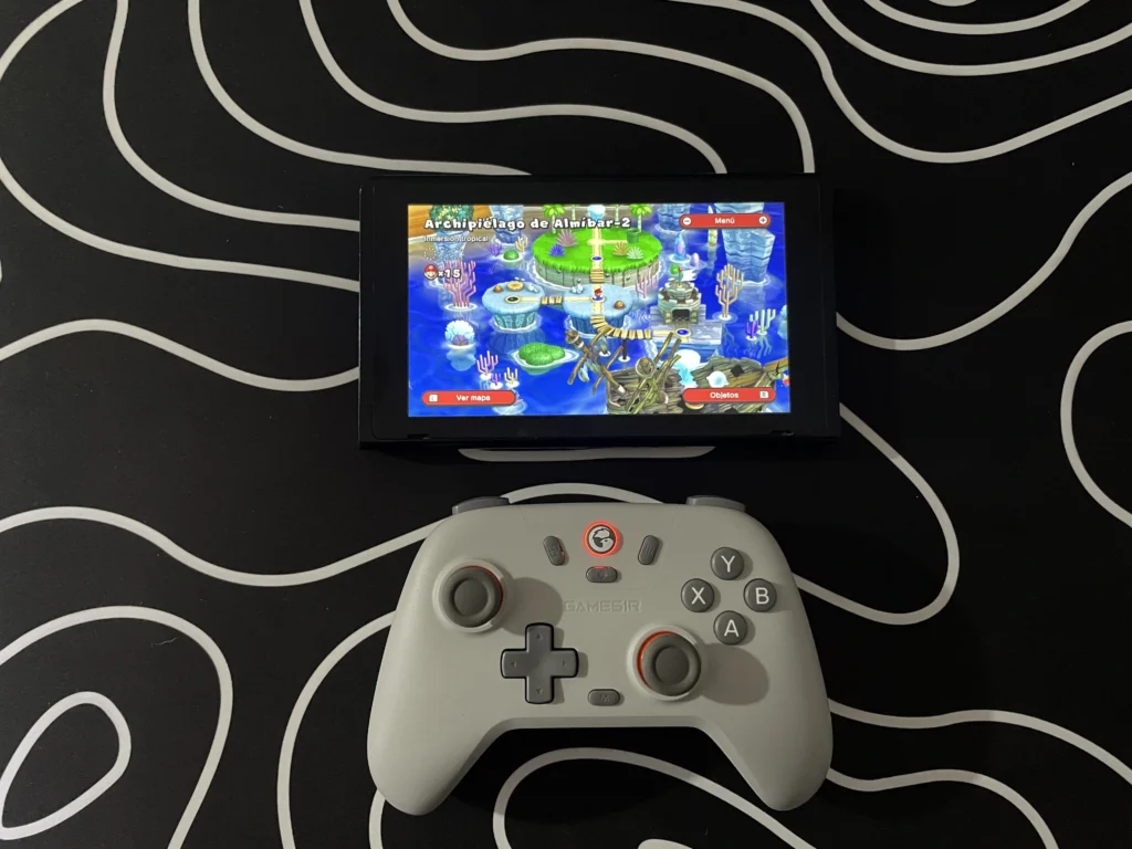 prueba del control GameSir Nova Lite en PC durante partida de super mario deluxe